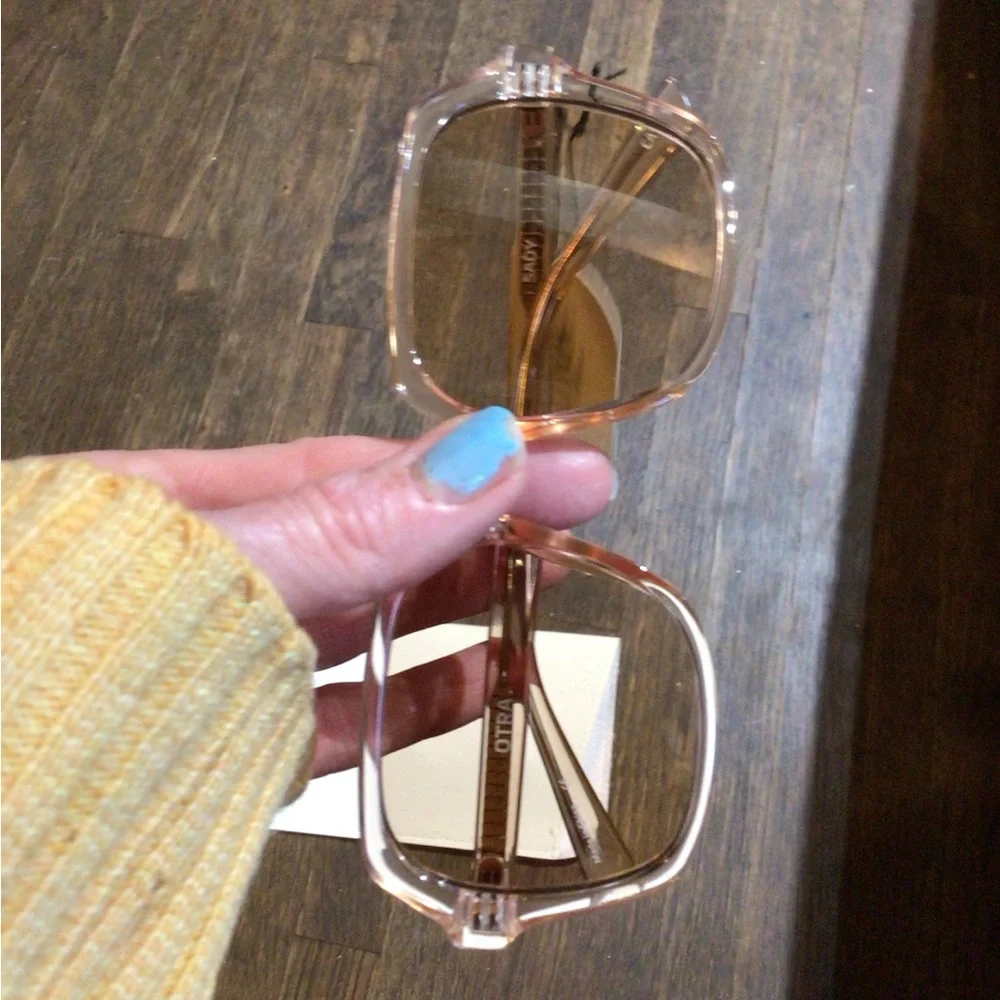 NEW! OTRA Sady blush Square Sunglasses